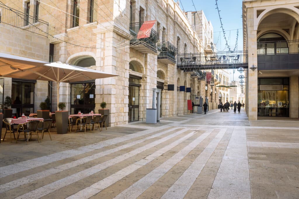 Shopping malls empty during the Israel-Gaza crisis

